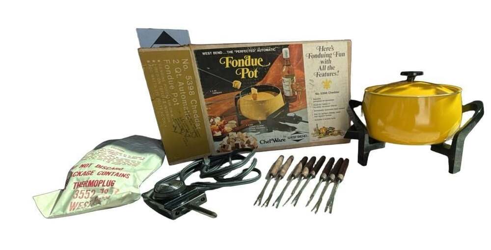 Vintage Oster Electric Fondue Set Retro Almond Pot 4 Teak Handle Fork Holder 80s